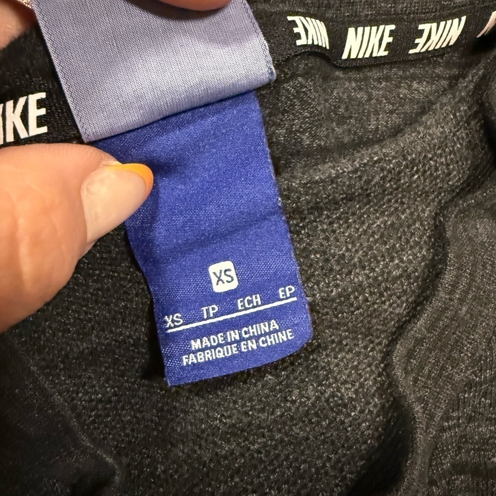 Nike Black Textured Sweater - Picture 3 of 4